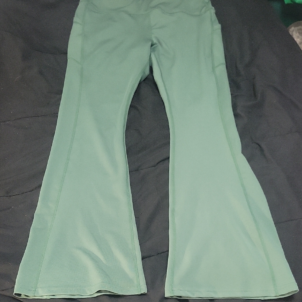 2/$7**Warehouse One XL Green Flare Leggings With Pockets